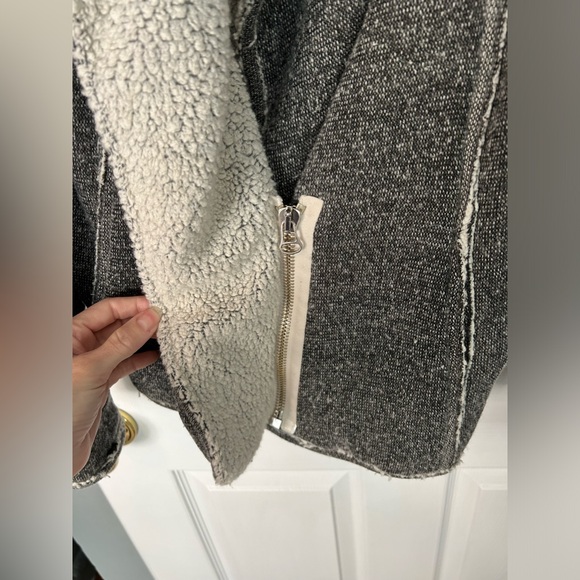 NSF gray Sherpa collar moto style jacket size small - Picture 9 of 12